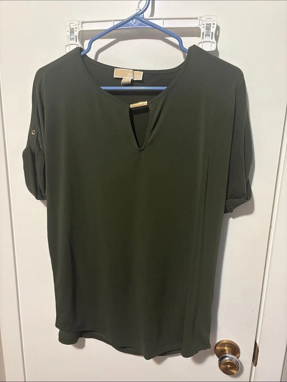 MK Olive Green Women's Short Sleeve Keyhole Top